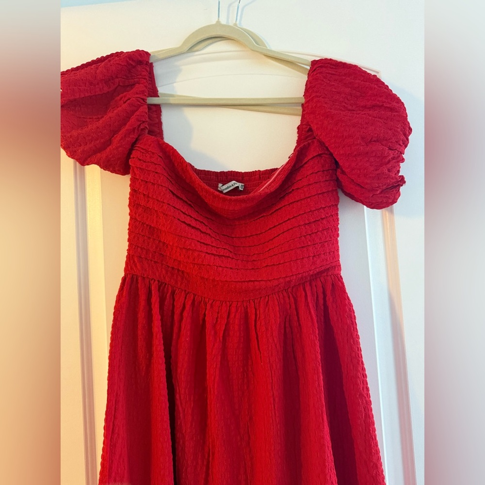 Perfect condition!! Abercrombie & Fitch Red Off-Shoulder Midi Dress — Petite